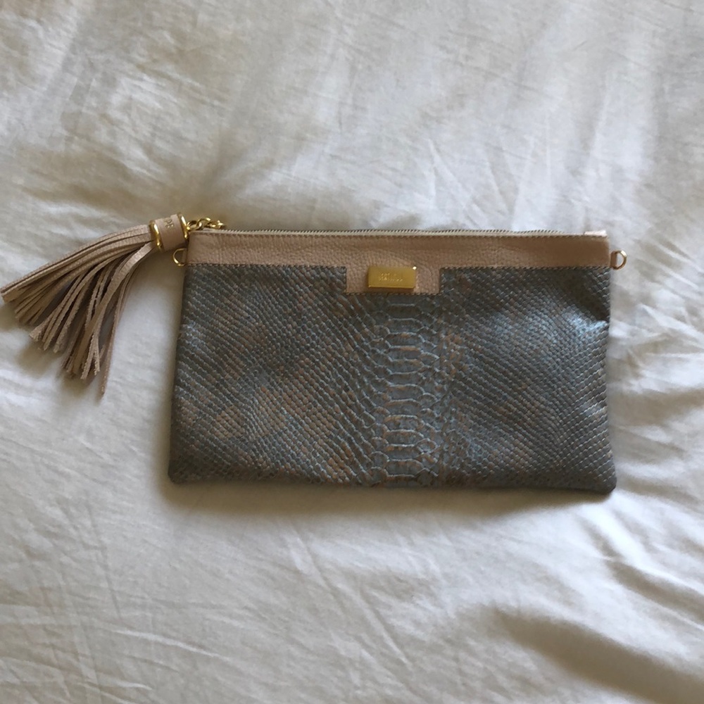 Artipel Silver Metallic Snakeskin Clutch/Purse